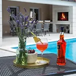 Fig Villa *