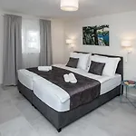 Fig Villa *