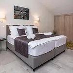 Fig Villa *