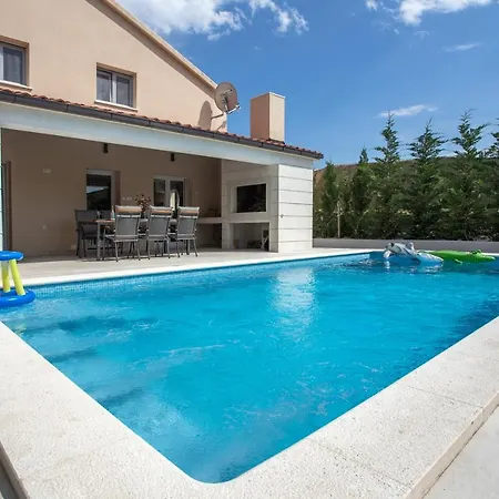 Fig Villa Split