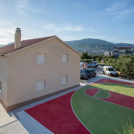 Fig Villa *