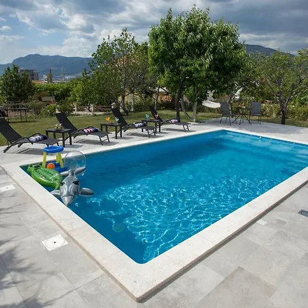 Fig Villa *